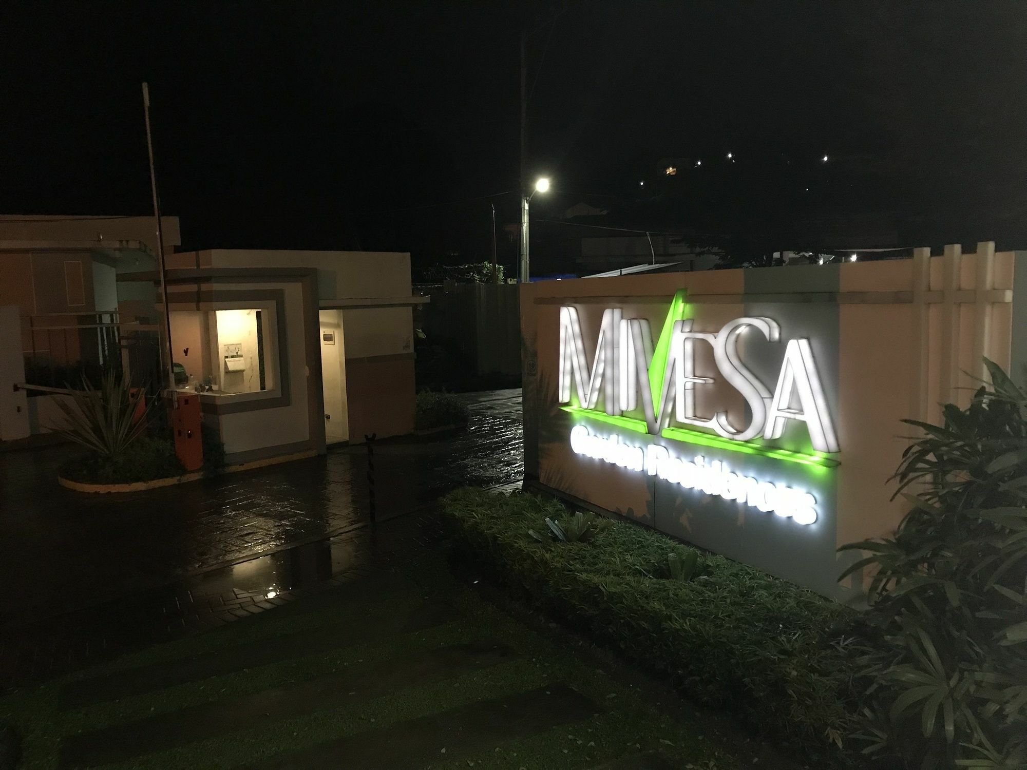 Mivesa Garden Residences By Cec Cebu Exteriér fotografie